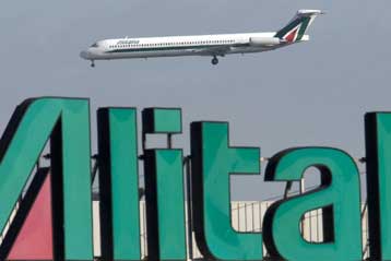 Πωλείται σε όμιλο Ιταλών επενδυτών η Alitalia για 1 δισ. ευρώ