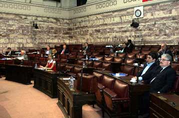 Ένταση στην Εξεταστική Επιτροπή για το άνοιγμα των λογαριασμών της Μονής Βατοπαιδίου