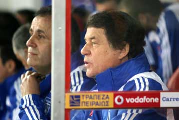 Στις άδειες εξέδρες αναφέρθηκε ο Ρεχάγκελ, θετικό το… βράδυ για τον Λίπι