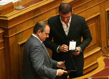 Η Βουλή τίμησε τους Έλληνες Ολυμπιονίκες των Αγώνων του 2008