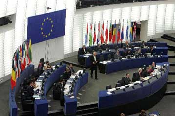 Τη «Μπλε Κάρτα» για τους ειδικευμένους μετανάστες υιοθέτησε το Ευρωκοινοβούλιο