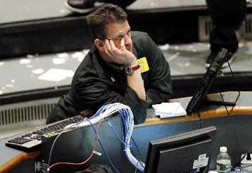 Κάτω από τα 50 δολάρια το βαρέλι κατρακυλά το πετρέλαιο