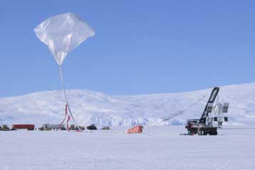 Μυστηριώδης μάζα σκοτεινής ύλης ίσως γυροφέρνει το Ηλιακό Σύστημα