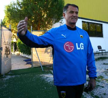 Σε… Ενωτικό κλίμα η τρίτη «πρώτη» του Μπάγεβιτς στην ΑΕΚ