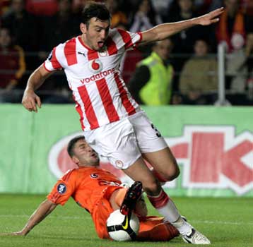 «Χάνει» τον Τοροσίδη για δέκα ημέρες ο Ολυμπιακός