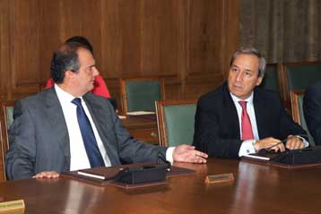 «Μεταβατικός» ο προϋπολογισμός που κατατίθεται στη Βουλή