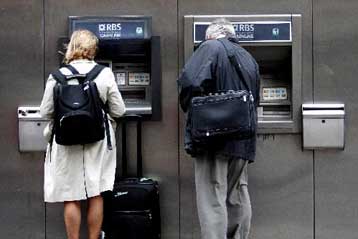 Εξάρθρωση διεθνούς δικτύου υποκλοπής στοιχείων τραπεζικών κρατών