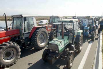 Νέα μπλόκα των παραγωγών το μεσημέρι της Παρασκευής στην ΕΟ Αθηνών-Λαμίας