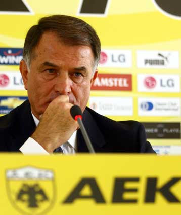 «Συγγνώμη σε όσους πίκρανα, δεν ξαναφεύγω» στη επιστροφή του Μπάγεβιτς στην ΑΕΚ