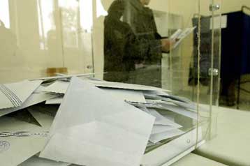 «Ανοίγει» το προβάδισμα του ΠΑΣΟΚ έναντι της ΝΔ, σύμφωνα με νέες δημοσκοπήσεις