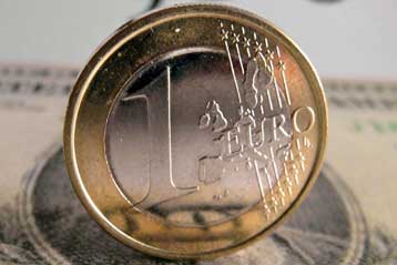 Ελλιπώς ενημερωμένοι και ανήσυχοι για την κρίση δηλώνουν οι Έλληνες