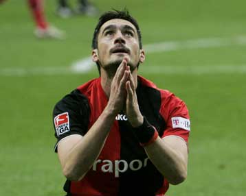 «Λύμπε» σε μεγάλα κέφια και «ασπιρίνες» με.. πονοκέφαλο