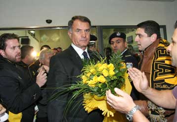 Αποθέωση «Ντούσκο» στην Κρήτη, κατευναστικός Χατζηχρήστος