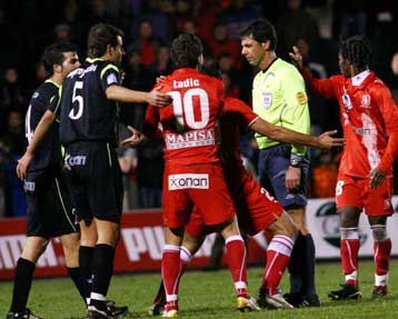 Ο Πανσερραϊκός μιλά για «οργανωμένο έγκλημα», παραιτείται το ΔΣ