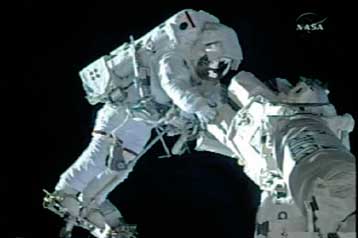 Προχωρούν οι επισκευές στον ISS, αλλά τα προβλήματα παραμένουν