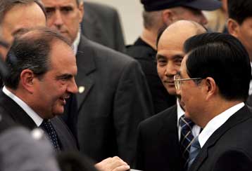 Την Τρίτη οι υπογραφές για τη συμφωνία μεταξύ ΟΛΠ και Cosco