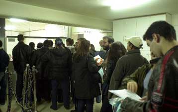 Η μη τιμαριθμοποίηση της φορολογικής κλίμακας «ροκανίζει» τις αυξήσεις στους μισθούς