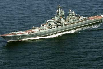 Στην «πίσω αυλή» των ΗΠΑ ο Ντμίτρι Μεντβέντεφ με το στόλο του