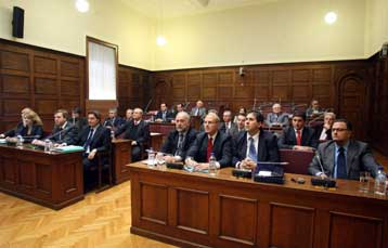 Απαράδεκτη χαρακτηρίζει η Εξεταστική τη στάση Εφραίμ και Αρσένιου