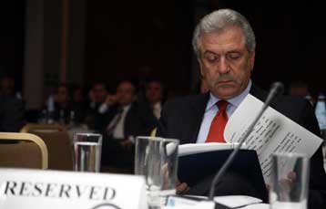 Στο υπουργείο Υγείας θα περάσει σταδιακά η τιμολόγηση των φαρμάκων