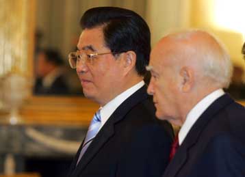 Βούληση για διεύρυνση των διμερών σχέσεων εξέφρασαν Κ.Παπούλιας και Χ.Ζιντάο