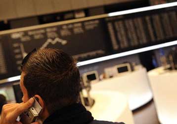 Στις 1.900 μονάδες ενισχύεται το Χρηματιστήριο, με αιχμή τις τραπεζικές μετοχές