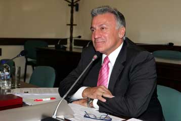 Αποποιείται κάθε ευθύνης για την υπόθεση της Μονής Βατοπαιδίου ο Π.Ψωμιάδης