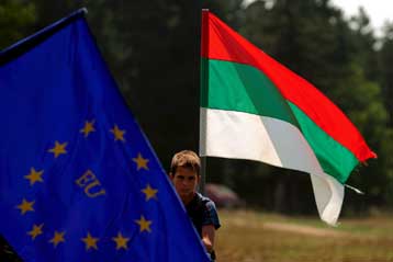 Η Κομισιόν περικόπτει 220 εκατ. ευρώ λόγω της διαφθοράς στη Βουλγαρία