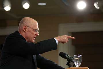 Ενίσχυση της αμερικανικής οικονομίας με 800 δισ. δολάρια αποφάσισε η Fed