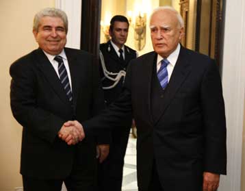 Στην Αθήνα ο πρόεδρος της Κύπρου Δημήτρης Χριστόφιας