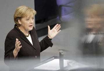 «Όχι» σε μεγάλη αύξηση των κρατικών δαπάνων για την οικονομία λέει η Ανγκελα Μέρκελ