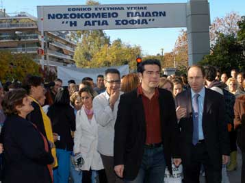 Για «στοχευμένη πολιτική» απαξίωσης του ΕΣΥ κατηγόρησε την κυβέρνηση ο Αλ.Τσίπρας