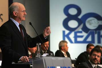 Ευθύνες στη κυβέρνηση για την διοικητική μεταρρύθμιση επέρριψε ο Γ.Παπανδρέου