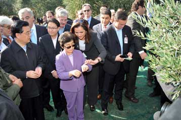 Κινεζικό ενδιαφέρον για την προώθηση κρητικών προϊόντων και τον τουρισμό