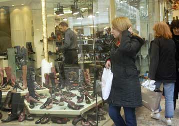 Προσφορές στις τιμές συστήνει στα μέλη του ο Εμπορικός Σύλλογος Αθηνών