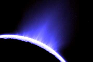 Τα γιγάντια συντριβάνια του Εγκέλαδου πιθανότατα περιέχουν νερό