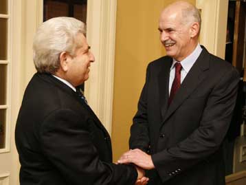 Καταδικαστέα η στάση της Τουρκίας σε Αιγαίο και Κύπρο, δηλώνει ο Γ.Παπανδρέου