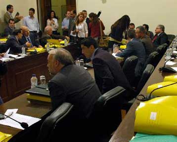 Έντεκα πολιτικοί προσέρχονται από τη Δευτέρα στην Εξεταστική Επιτροπή για τα Βατοπαίδι