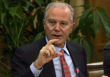 Κάμψη στο δανεισμό των νοικοκυριών εξαιτίας της χρηματοπιστωτικής κρίσης