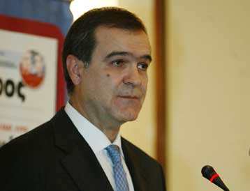 Διακομματική συναίνεση για την αντιμετώπιση της κρίσης ζήτησε ο Ανδρ.Βγενόπουλος