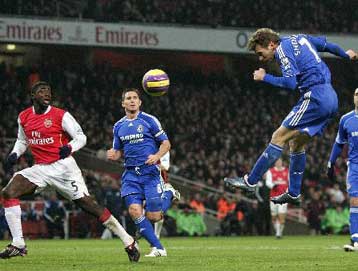 Τα φώτα στο Λονδίνο για το ντέρμπι Τσέλσι – Αρσεναλ