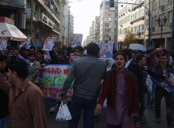 Καταγγελίες για ξυλοδαρμό προσφύγων από αστυνομικούς στο τμήμα Αλλοδαπών