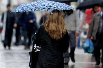 Φθινοπωρινός ο καιρός σε Αθήνα και Θεσσαλονίκη