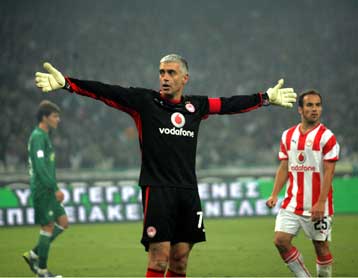 «Ευτυχισμένοι μαζί»… μένει στο Λιμάνι ο Νικοπολίδης