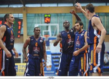 Η Ολύμπια «έπνιξε» με την άμυνα την Καβάλα και 72-63 στη Νεάπολη