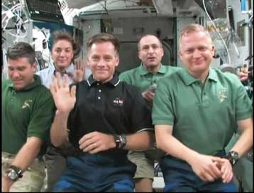 Προσγειώθηκε στη Καλιφόρνια το διαστημικό λεωφορείο Εndeavour