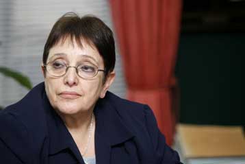 Την αντίδραση του ΣΥΝ προκαλεί αιχμηρή κριτική της Αλέκας Παπαρήγα