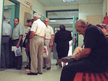 Από την 1η Δεκεμβρίου η σύνταξη και το δώρο του ΟΓΑ – Στις 16 Δεκεμβρίου από το ΙΚΑ