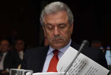 Επανήλθε στα περί εκλογής προέδρου ο Δ.Αβραμόπουλος με διευκρινιστική δήλωση