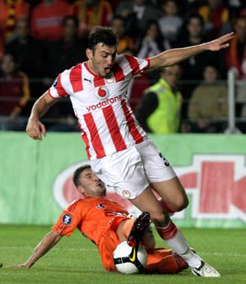 Με Τοροσίδη στην Ουκρανία ο Ολυμπιακός για το UEFA